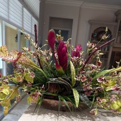 Floral centerpiece 