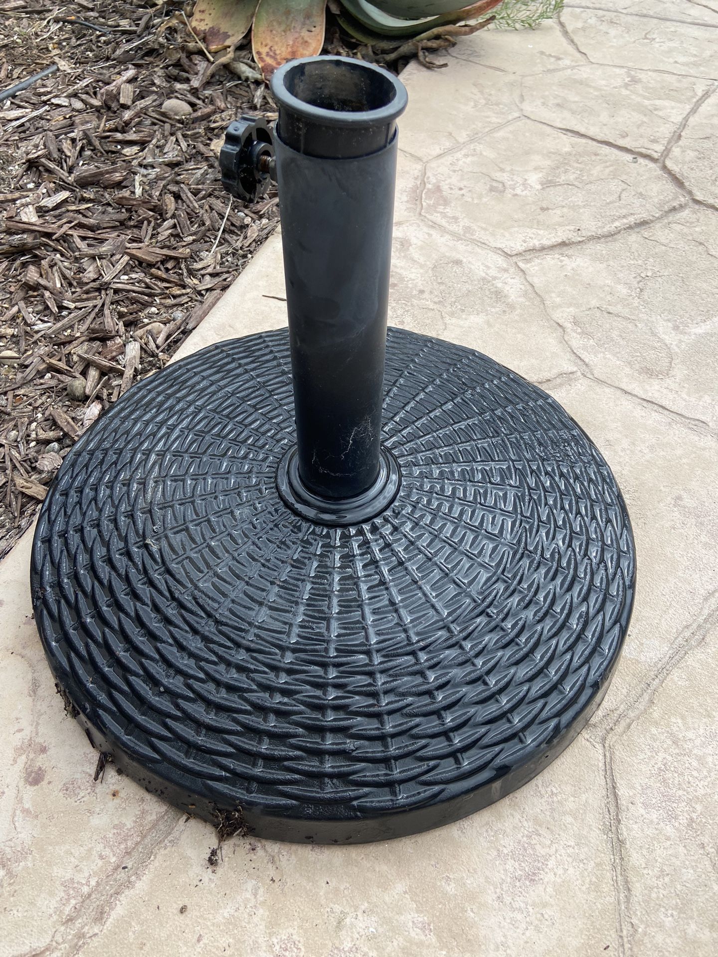 Blissun 22 lbs Heavy Duty Patio Market Umbrella Base Stand