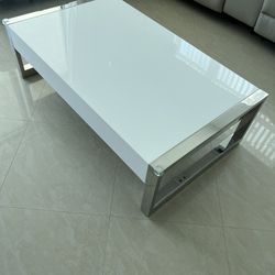 Lacquer white coffee table