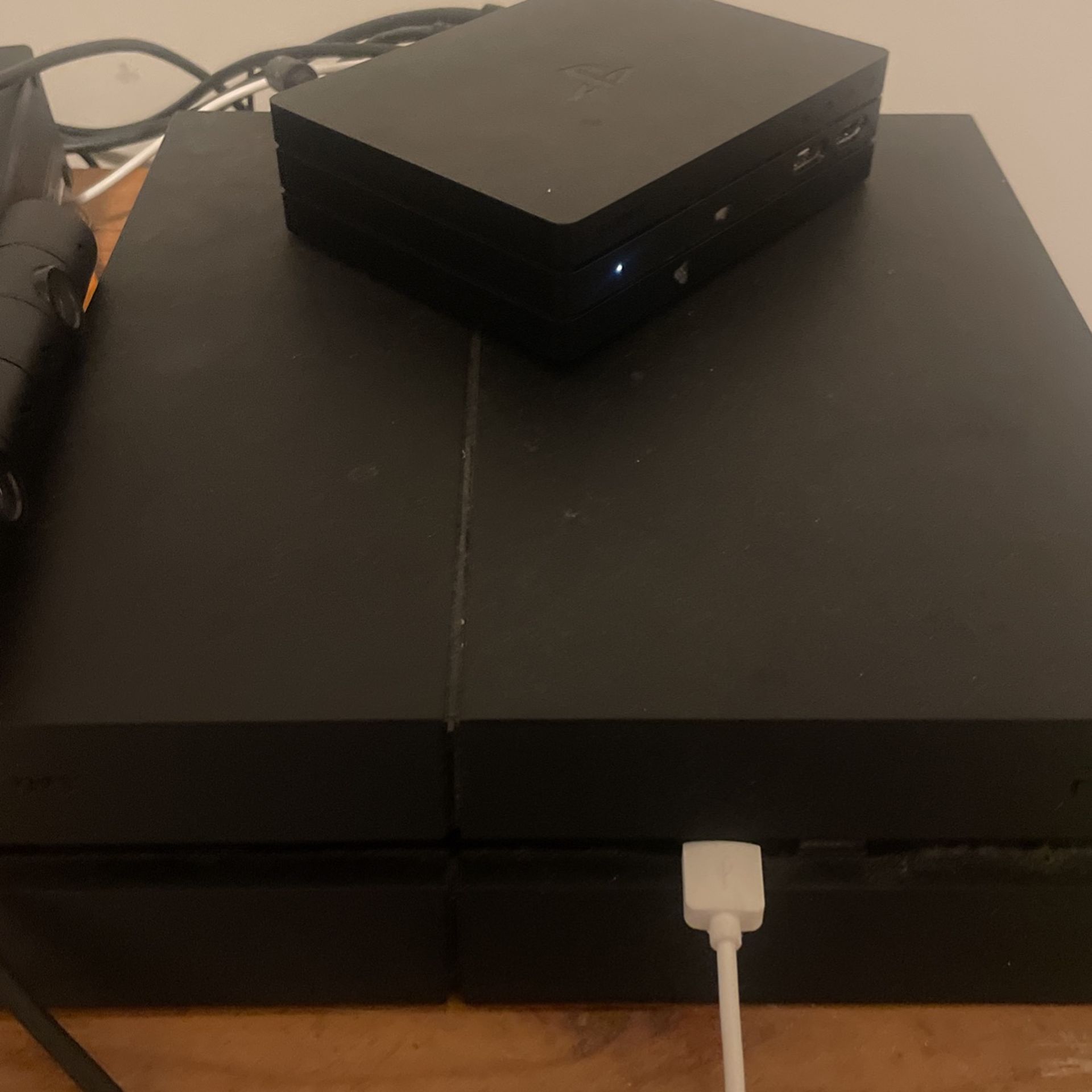 Playstation 4 & VR headset