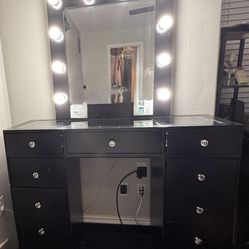 Hollywood style vanity