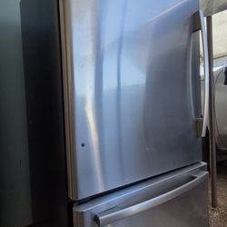 Whirlpool Stainless Steel Refrigerator 