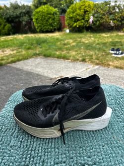 Nike DV4130-002 Women’s Black Mesh Running Shoes with White Midsole Size 6