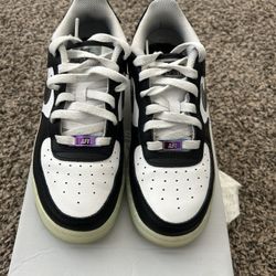 Nike Air Force 1 (Size 5.5y)