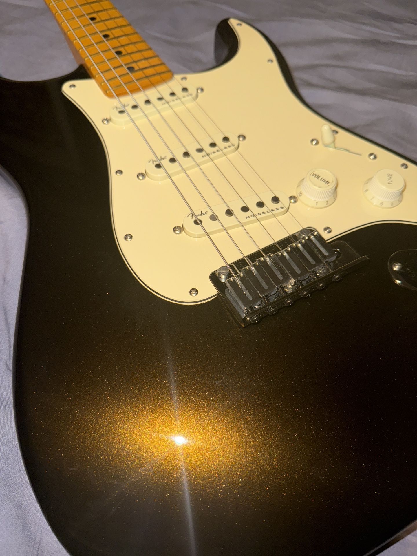 Fender American Ultra Stratocaster - Maple Fingerboard -Texas Tea