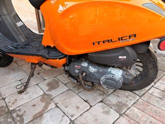 Orange italica moped doesn’t start