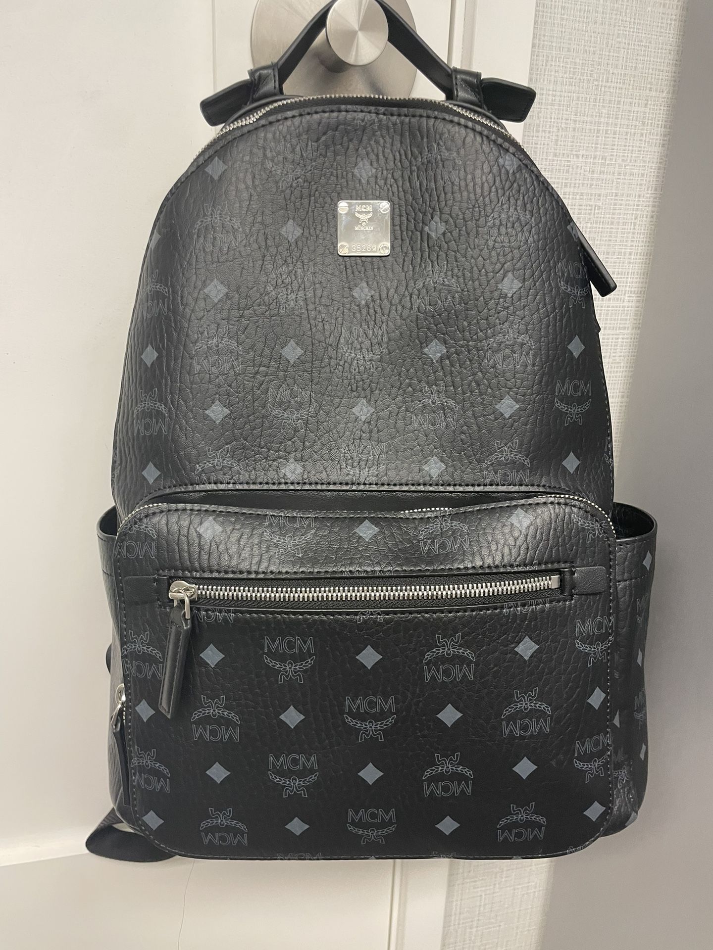 MCM Medium Stark Backpack In Signature Visetos Black