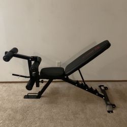 Marcy Deluxe Adjustable Weight Bench with Leg Extension/Curl attachment 