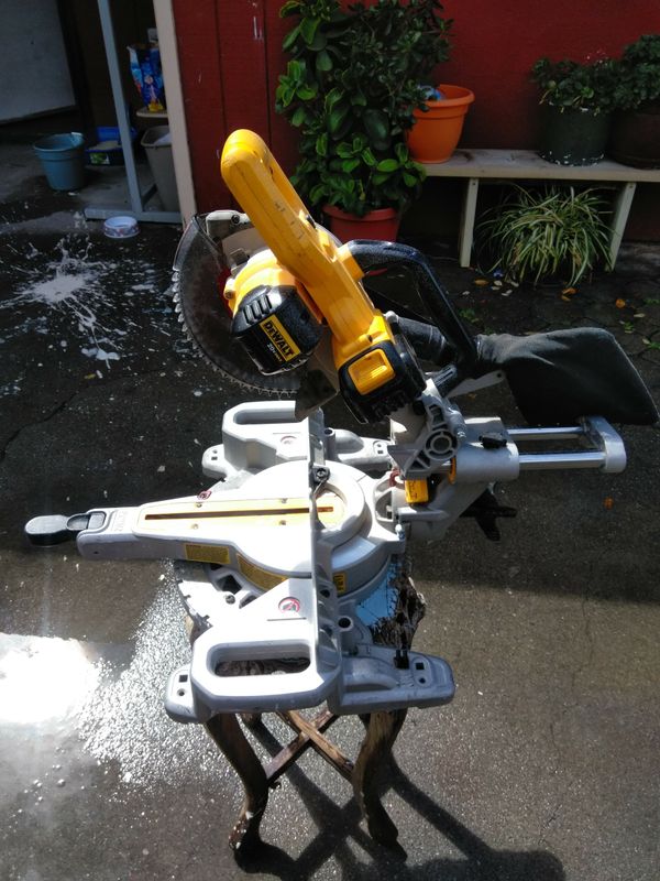 DeWalt 20V MAX Miter Saw for Sale in Stockton, CA - OfferUp