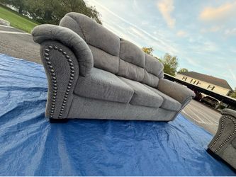 GREY MODERN DAY COUCH LOVESEAT SET CLEANED