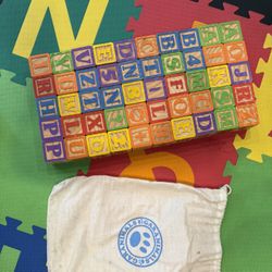 Wooden Cube Blocks With Letters, Words And Pictures On Sides