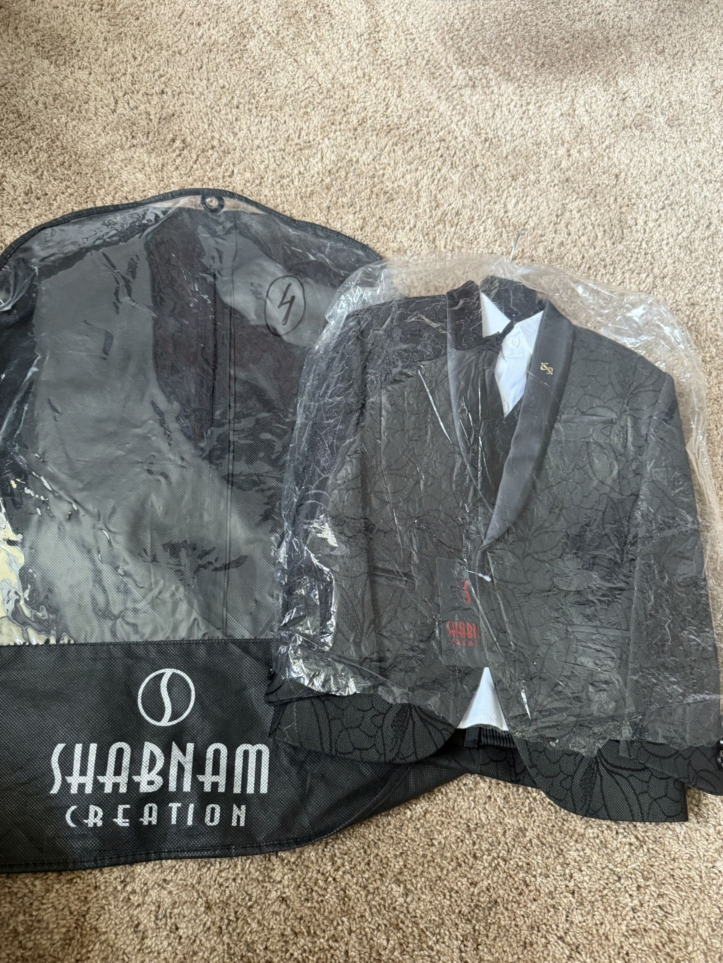 Boys' Suit 5 Pieces, Blazer, Shirt, Vest Jacket, Pants And Tie.
