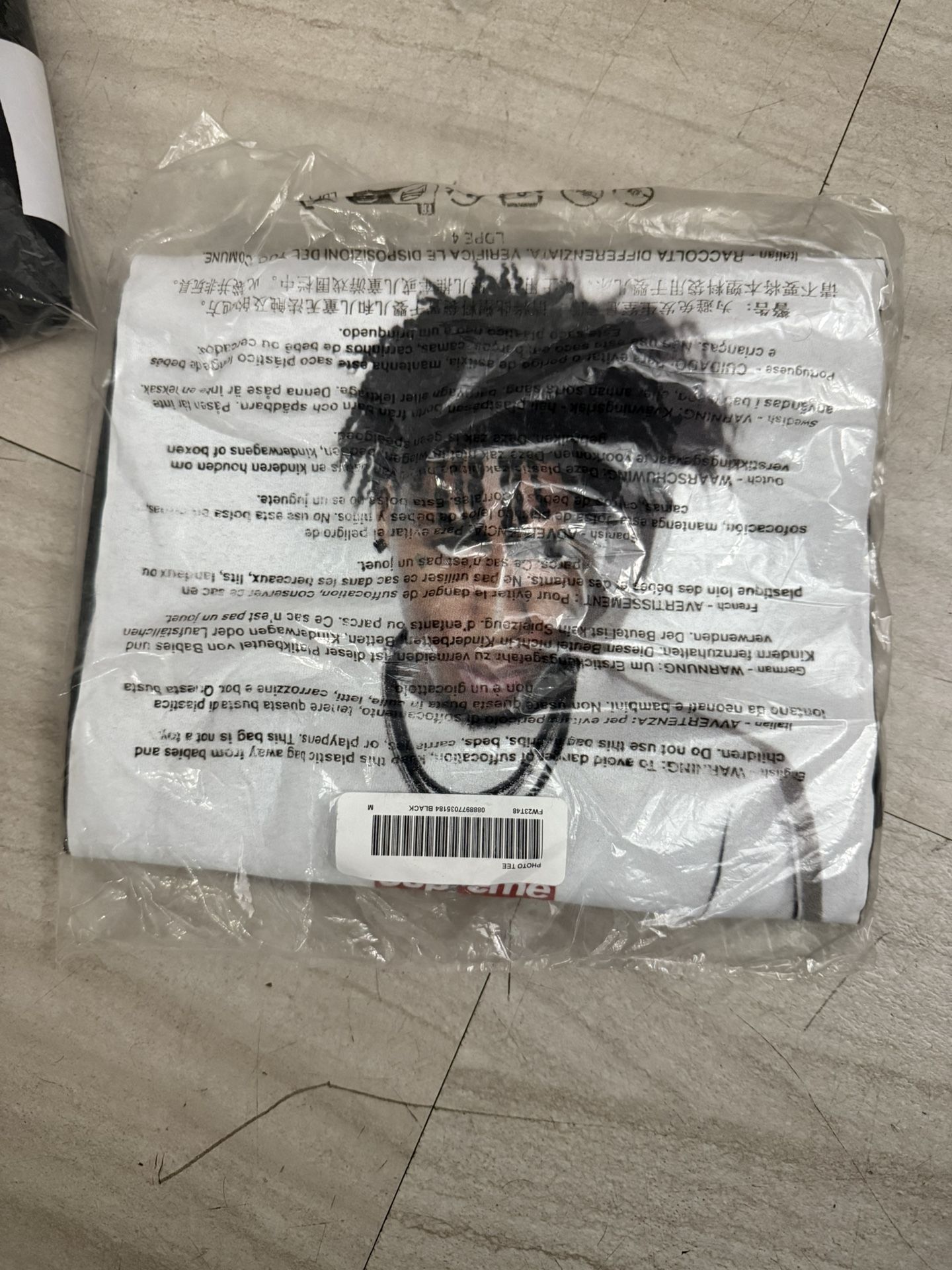 NBA Young boy Supreme Tee Size M