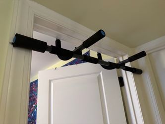 Doorframe Pull-Up Bar