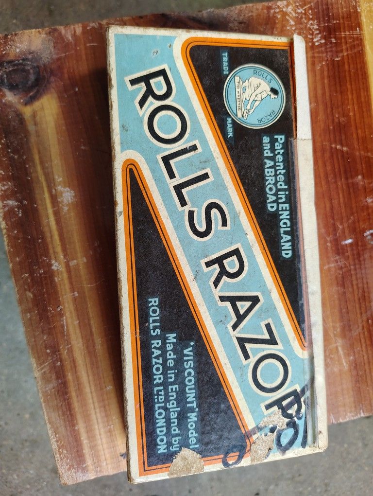 Vintage Rolls Razor