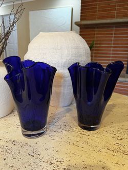 Set of two vintage vase