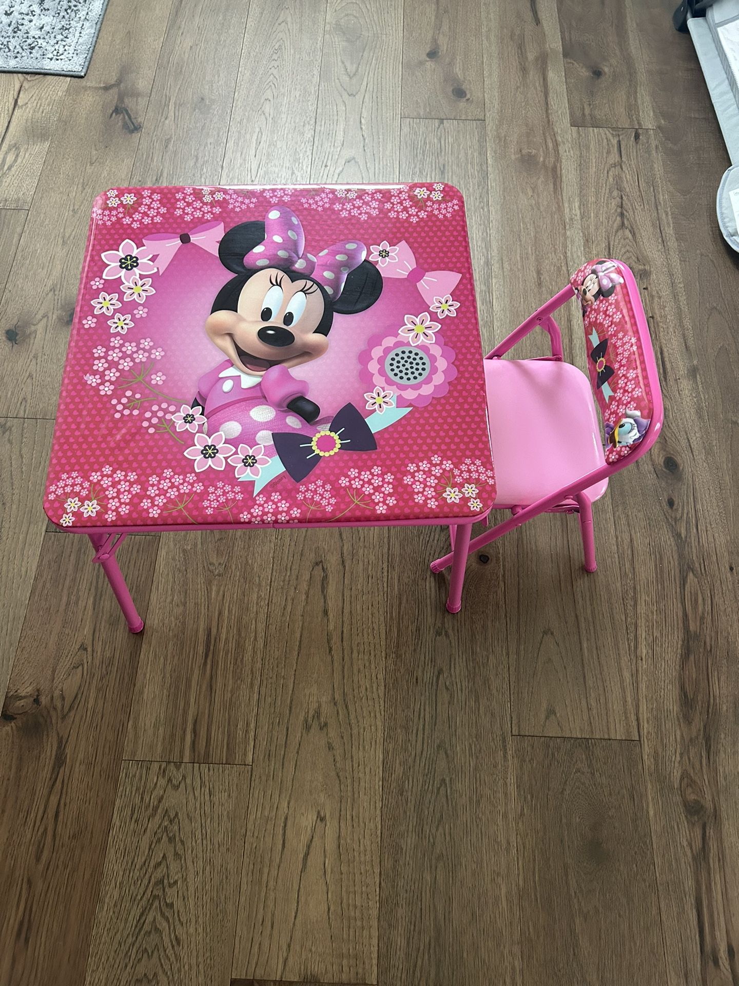 Minnie Mouse Table And Chair