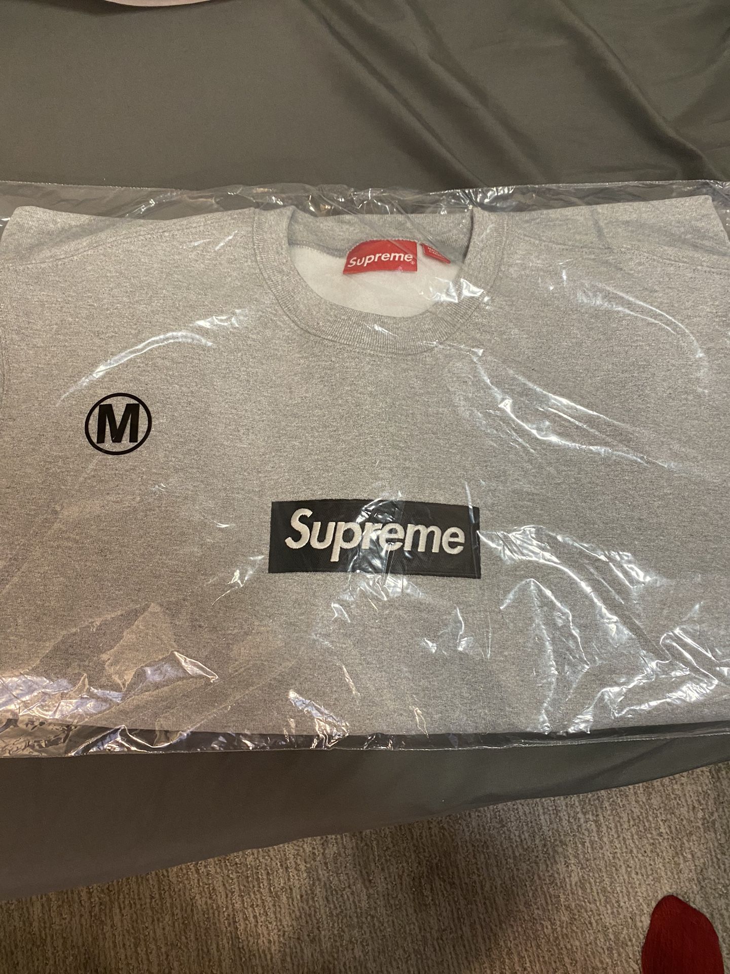 Supreme Box Logo Crewneck FW22 Size M Grey