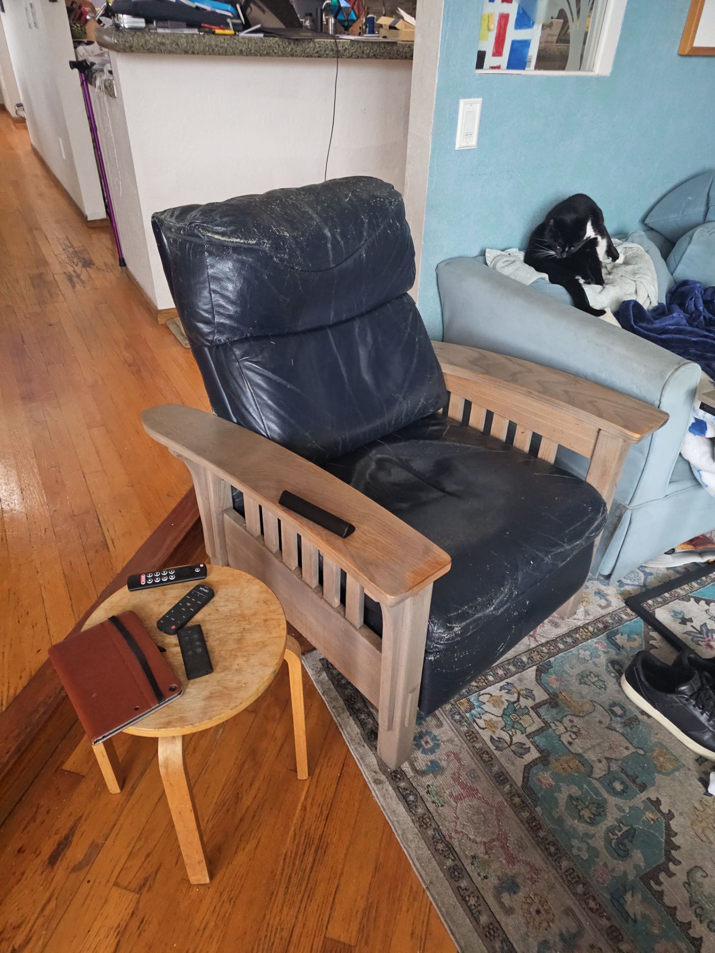 Mission style recliner, free for limited time, leaving for Good Will today