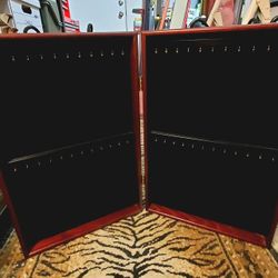 Showcases To Go Jewlery Display Case "D" Distinctive 