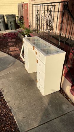 Make up vanity desk