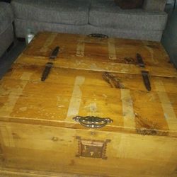 Coffee Table W/ Storage Unit And tv Stand Included