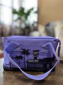 NEW TRADER JOES LIMITED EDITION MINI INSULATED BAG LAVENDER