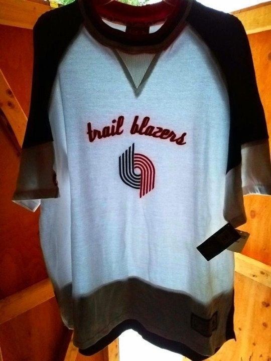 Hardwood Classics *HC * Trail blazers Crew Neck Jersey LG. $20