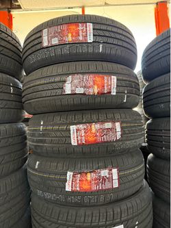 Vendo 205/65/R15 las 4 llantas nuevas Supermax por $260