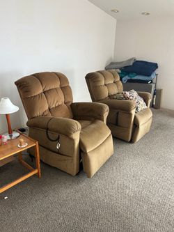 Golden recliner chair mobility