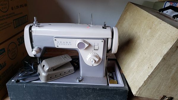 SEARS KENMORE Sewing machine Vintage for Sale in Tacoma, WA - OfferUp