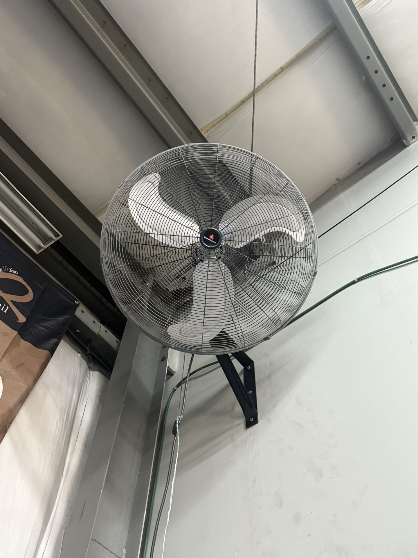 30” Wall Mounted Oscillating Fan