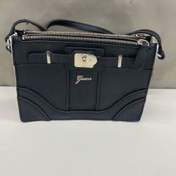 Guess Purse. Item No 906 (Shopgoodwill)