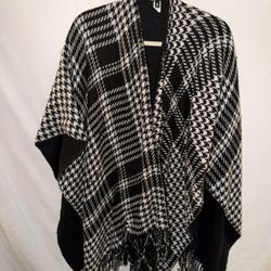 Ladies OSFA Apt 9 black & white checkered sweater wrap p/u Jamison PA 
