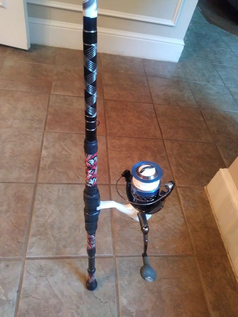 Cabelas Salt Striker SS-50B w/ Penn 9' heavy action rod
