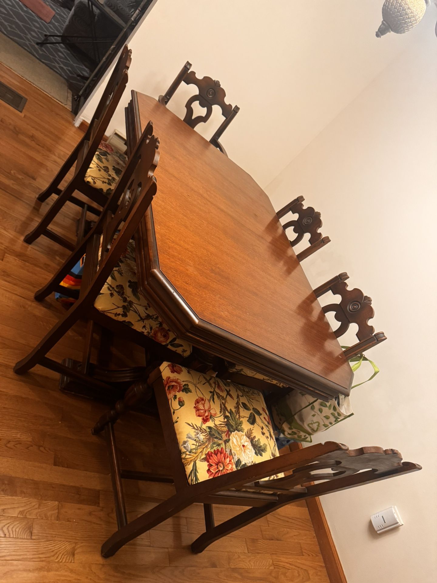 Berkey & Gay 6 piece dining table set
