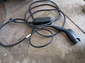 GM Ultium CC-C-L2-40-800-GM1 Portable Dual-Level EV Charger