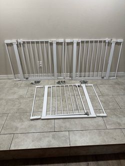 Wide Adjustable Pet Gate / Safety Gate - Fits Openings 29” - 38”