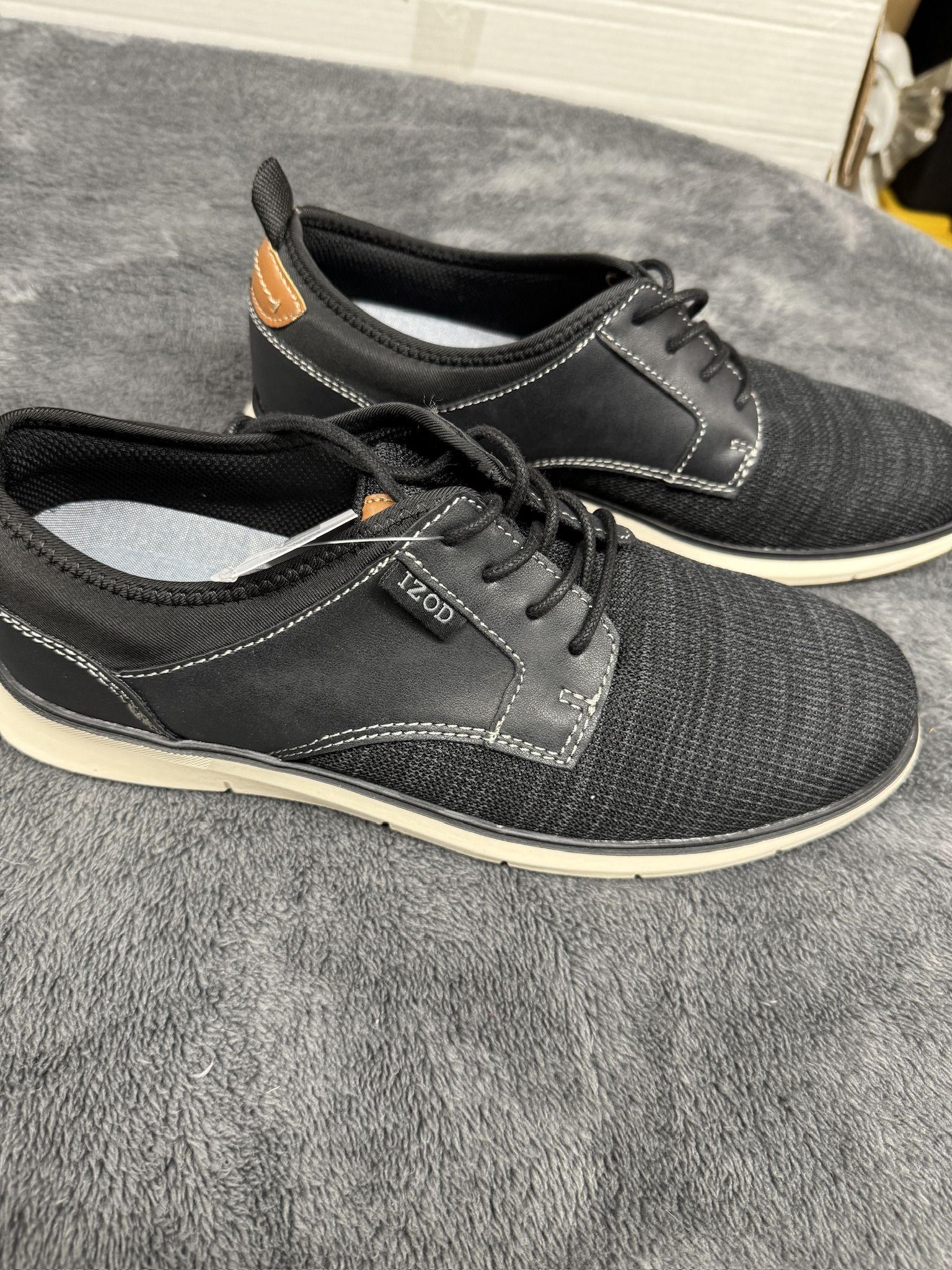 New IZOD Drift Memory Foam Men’s 8 Dress Shoes! Brand new in box!