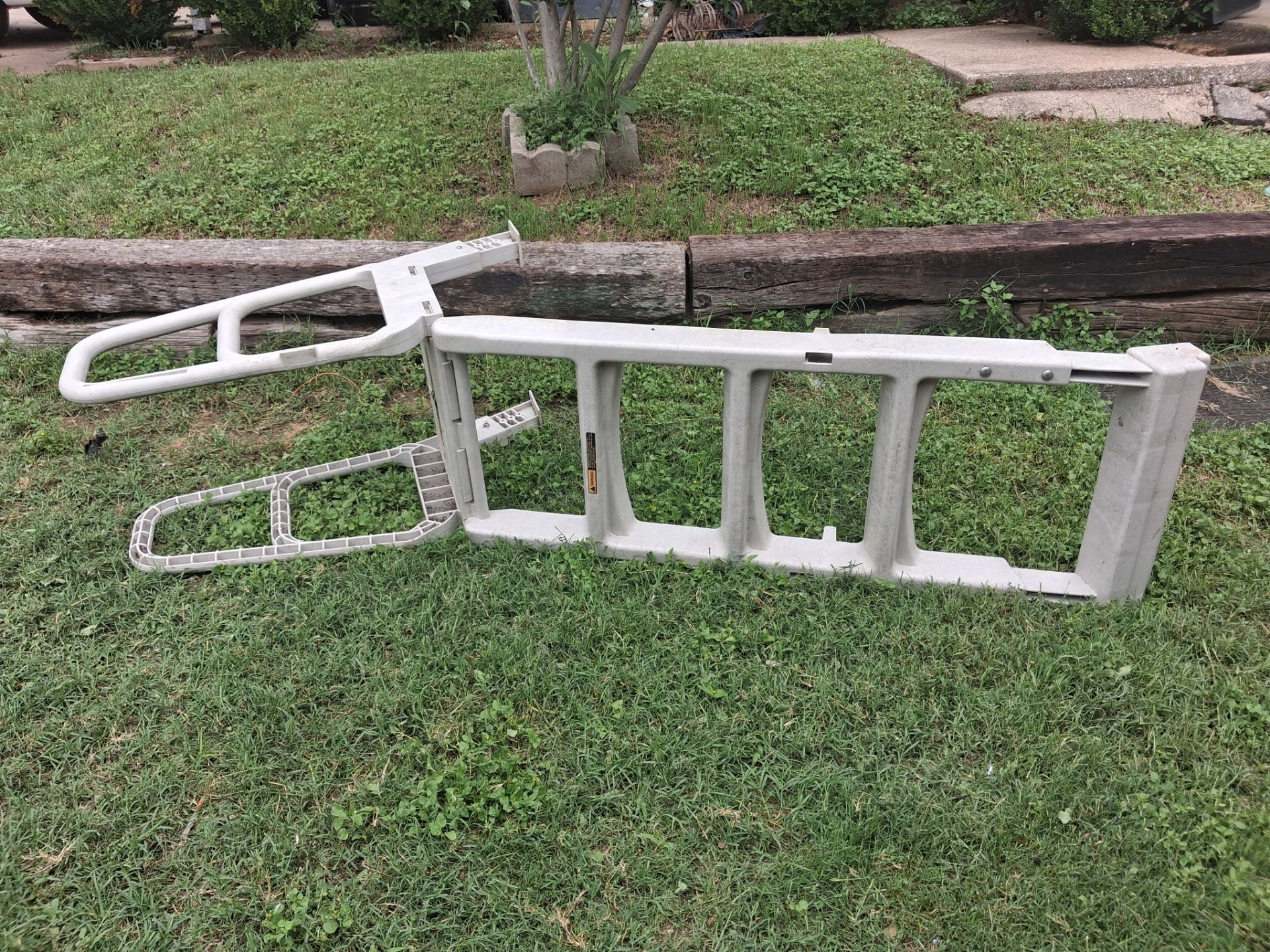 Like New Extendable Pool Ladder