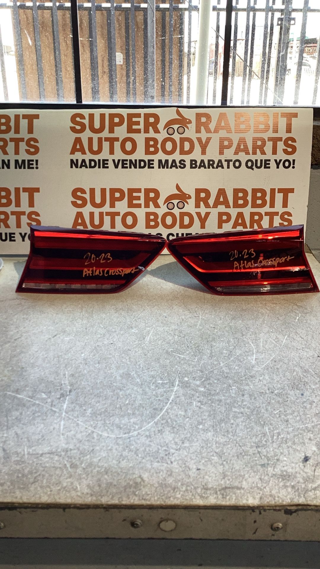 2020 Atlas Crossport Inner Tail Light Pair Driver Passenger Original 2023