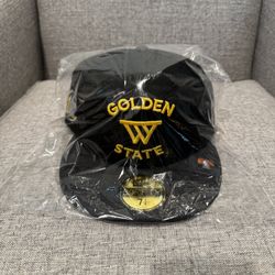 $40 or Make Offer (hazme una oferta) New Golden State Warriors Hat Size 7 1/4