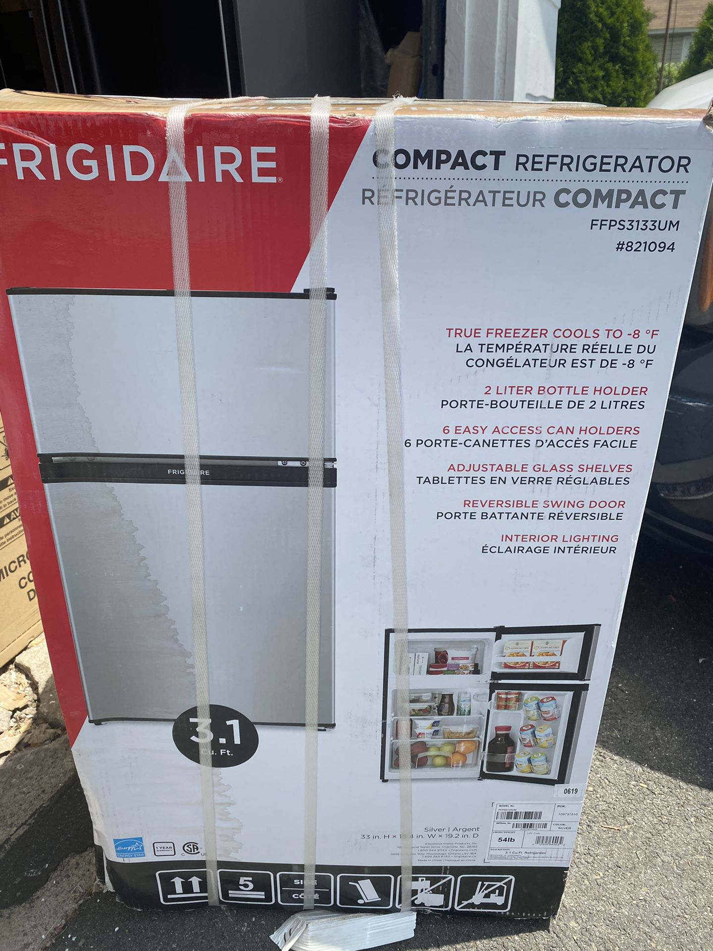 BRAND NEW Frigidaire 3.1-cu ft Freestanding Mini Fridge Freezer Compartment (Silver Mist)