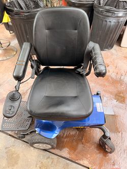 Electric wheelchair