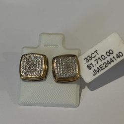 Diamond Stud Earrings 