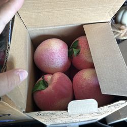 Fake peaches & backdrop & banner babyshower