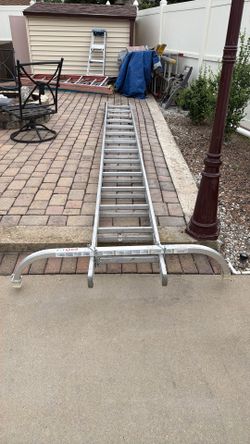 Extension ladder aluminum 28 Ft