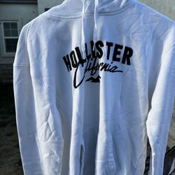 Hollister- Medium/men