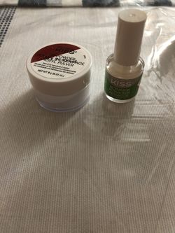 Kiss salon dip powder in white and kiss activator