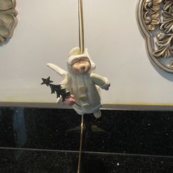 Vintage 1996 House Of Hatten Folk Art Angel 5” Christmas Ornament Holding Tree